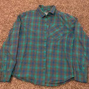 Men’s button down casual long sleeve HeatGear!! Under Armour!!
